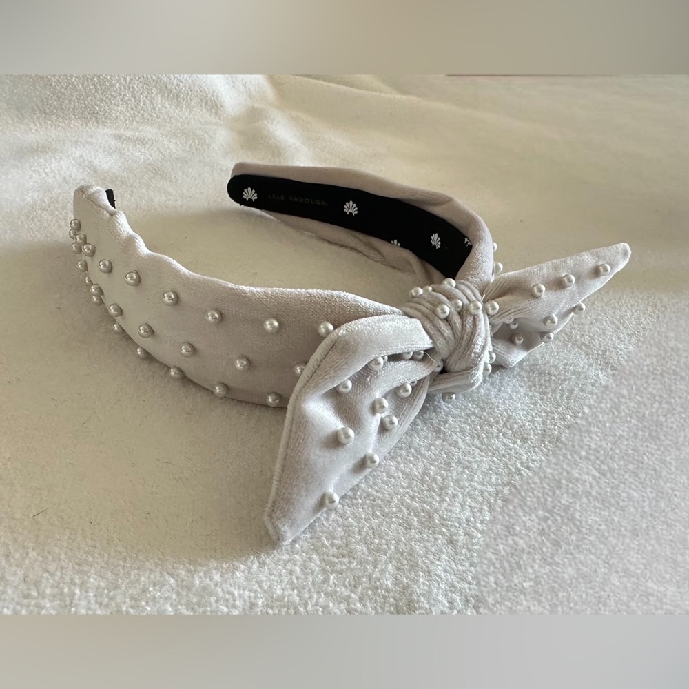 Lele Sadoughi Pearl velvet headband